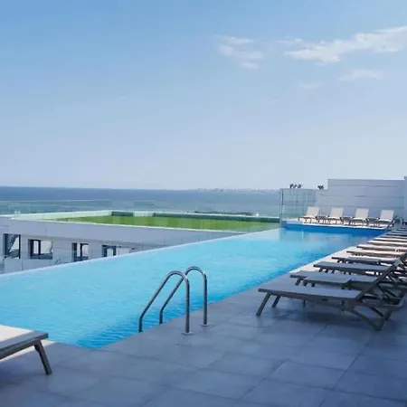 Heaven Infinity Pool & ナボダリ