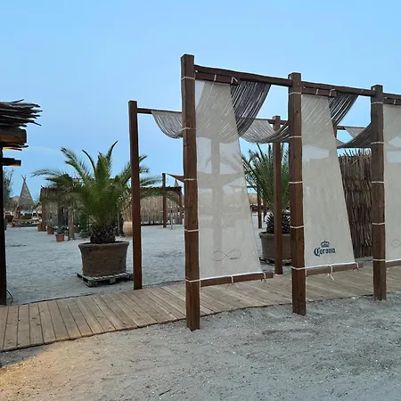 Heaven Infinity Pool & Navodari