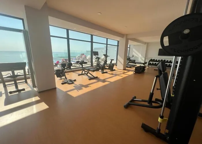 Heaven Infinity Pool & *