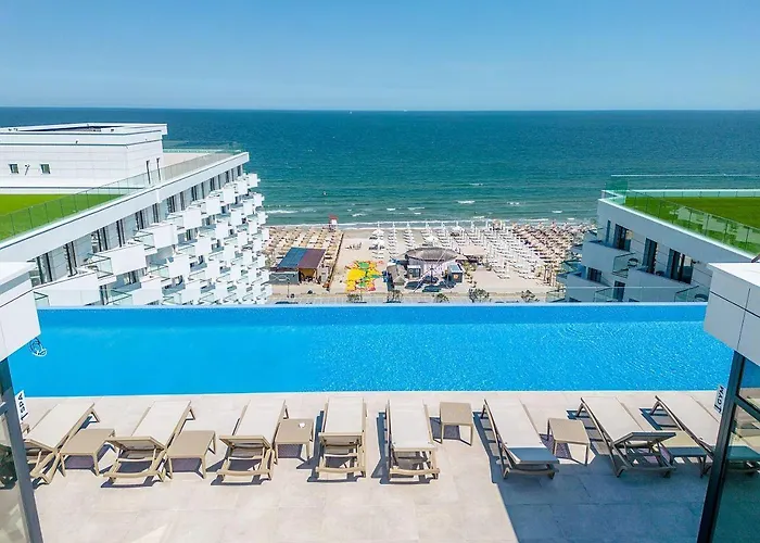 Heaven Infinity Pool & * Navodari