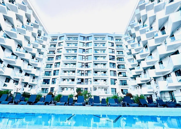 Heaven Infinity Pool & Daire Navodari