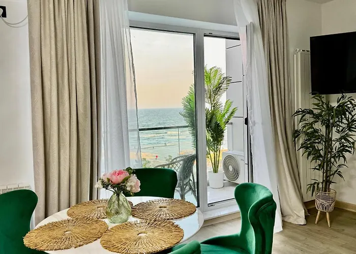 Heaven Infinity Pool & Apartment