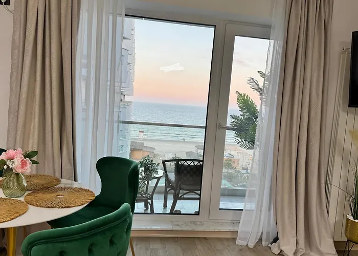 Heaven Infinity Pool & * Navodari