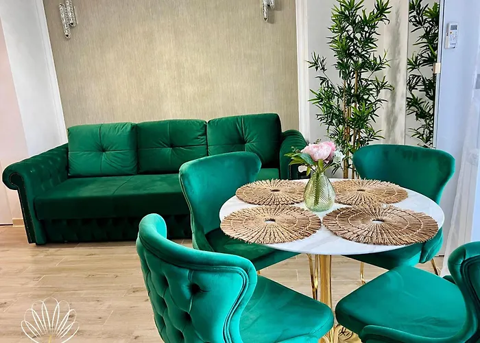 Heaven Infinity Pool & Navodari