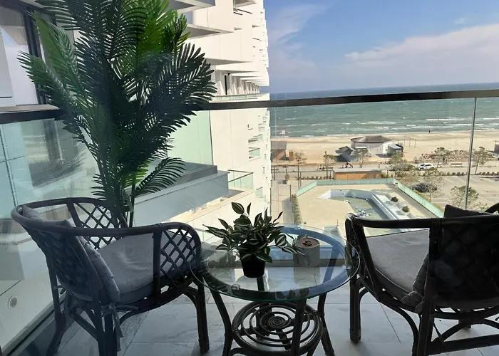 Heaven Infinity Pool & *