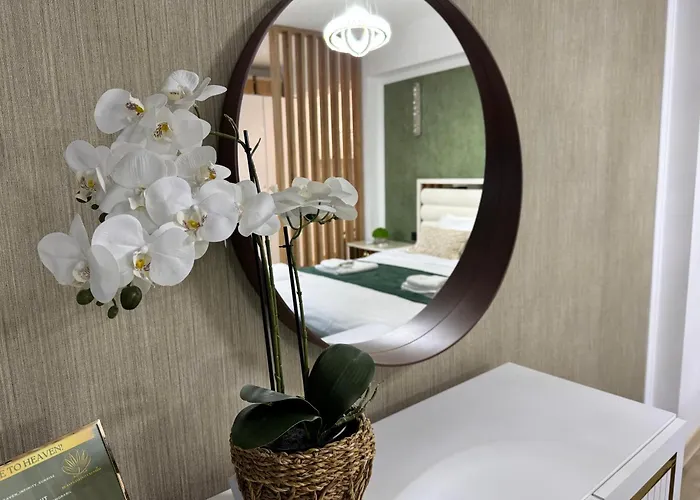 Heaven Infinity Pool & Apartment