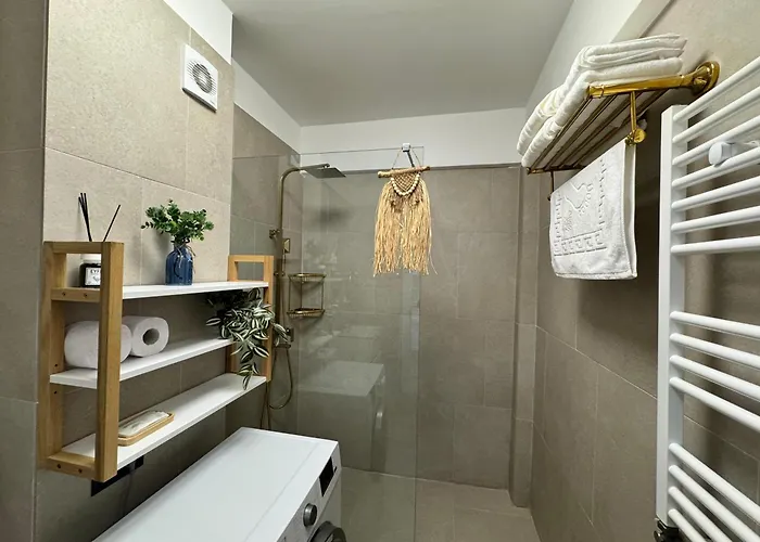 Apartment Heaven Infinity Pool &