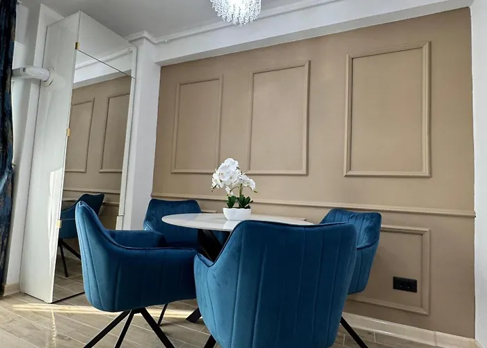 Heaven Infinity Pool & *