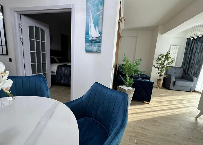 Heaven Infinity Pool & Navodari