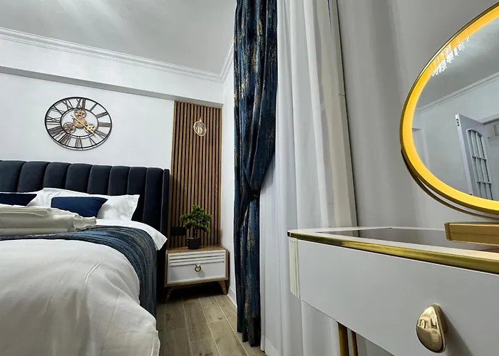 Heaven Infinity Pool & *